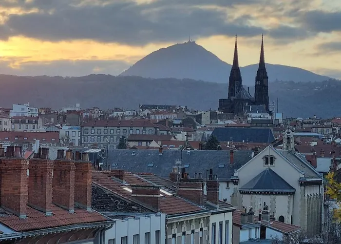 T3 Art Deco, 2 Terrasses & Vue Puys, Gare & Centre * Clermont-Ferrand